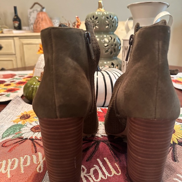 Jessica Simpson Booties size 7.5m - Picture 4 of 5